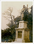 Statue of Kyuzaemon XI (Meiki) (Erected 1918)